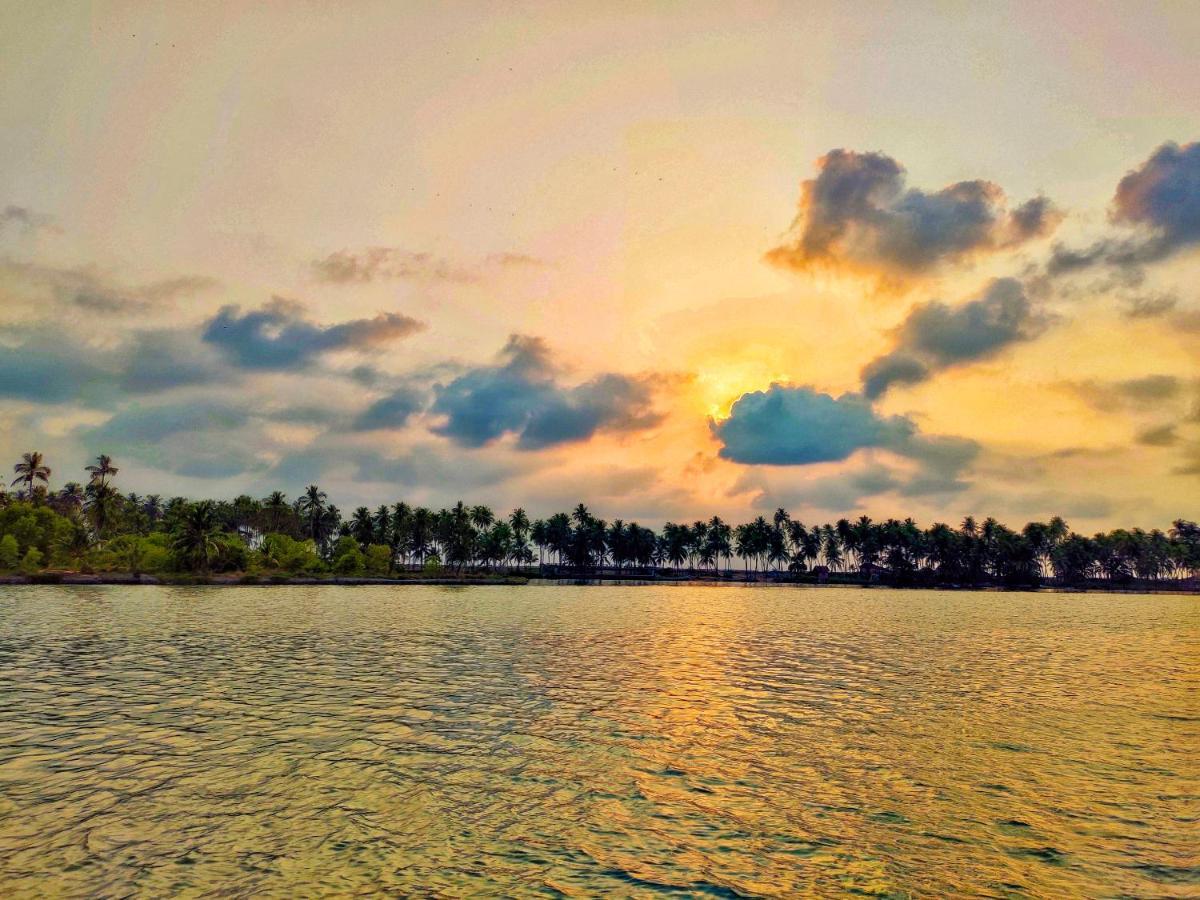 Paradise Lagoon Kalyānpur Exterior photo